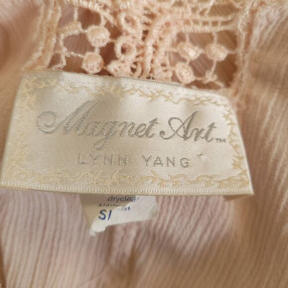 Vintage 80s Magnet Art Lynn Yang Maxi Dress Lace Crochet Pink Crepe Women Medium - Picture 10 of 11
